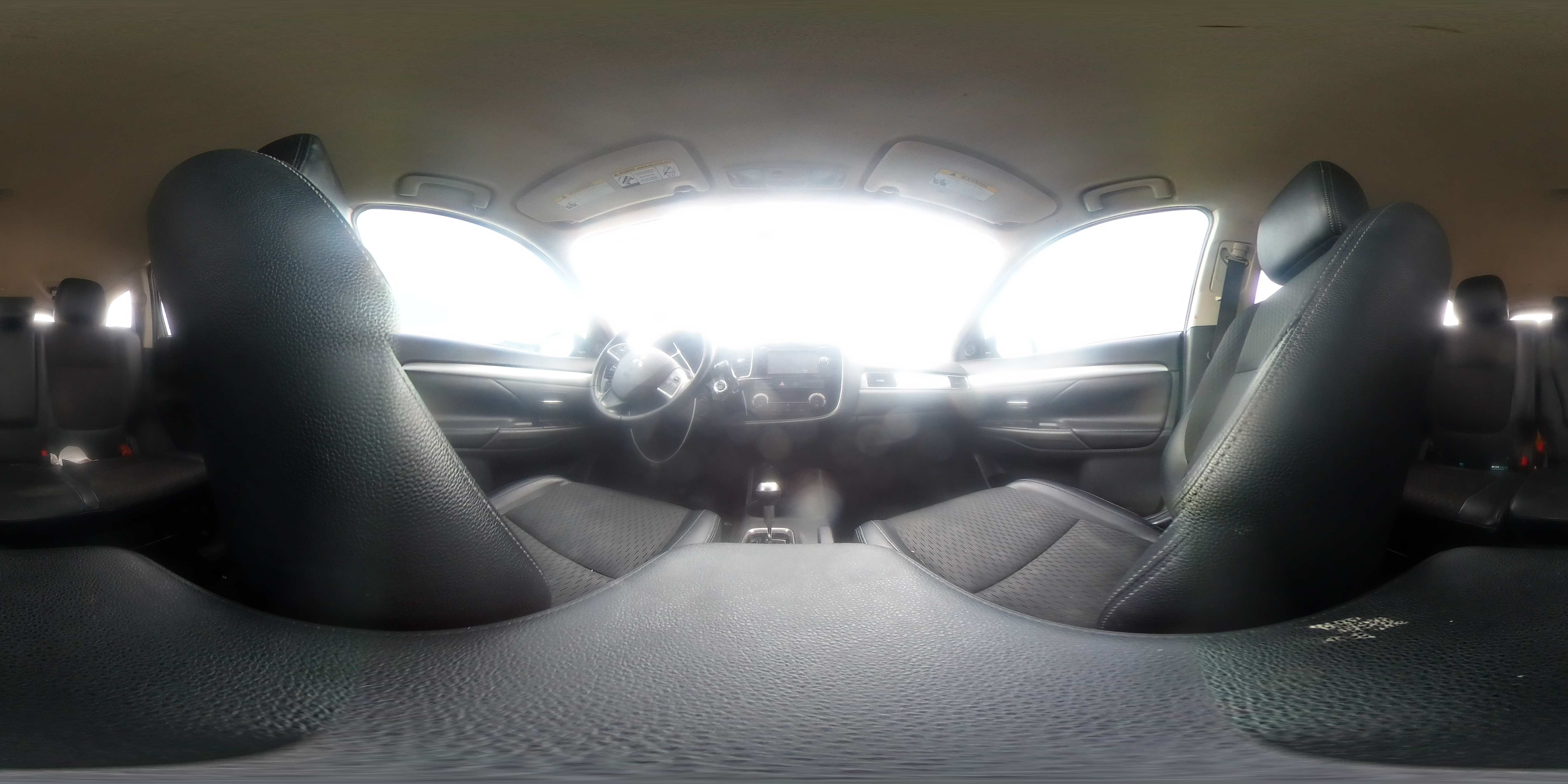 2015 Mitsubishi Outlander - Image 13