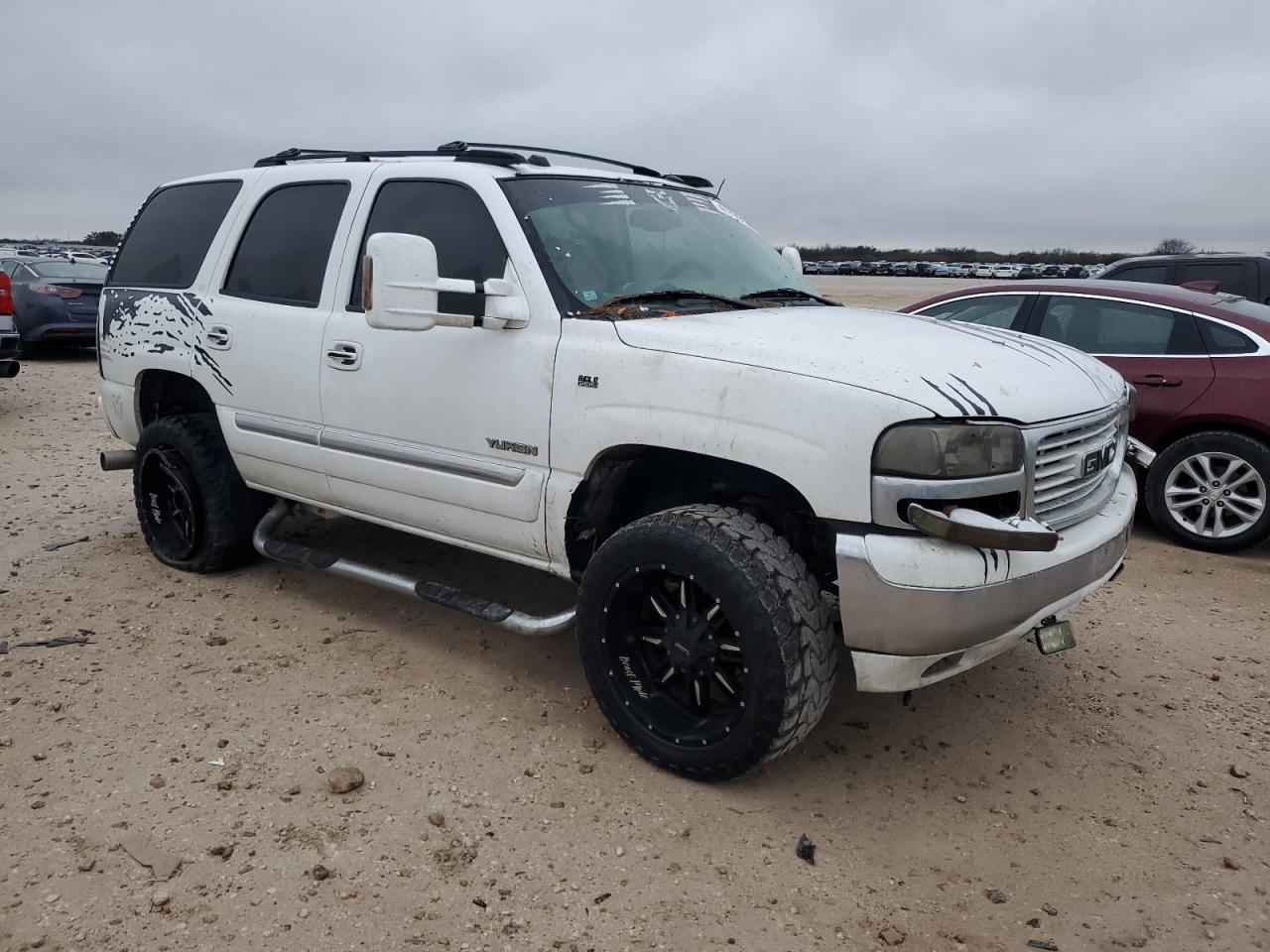 2004 GMC Yukon - Image 4