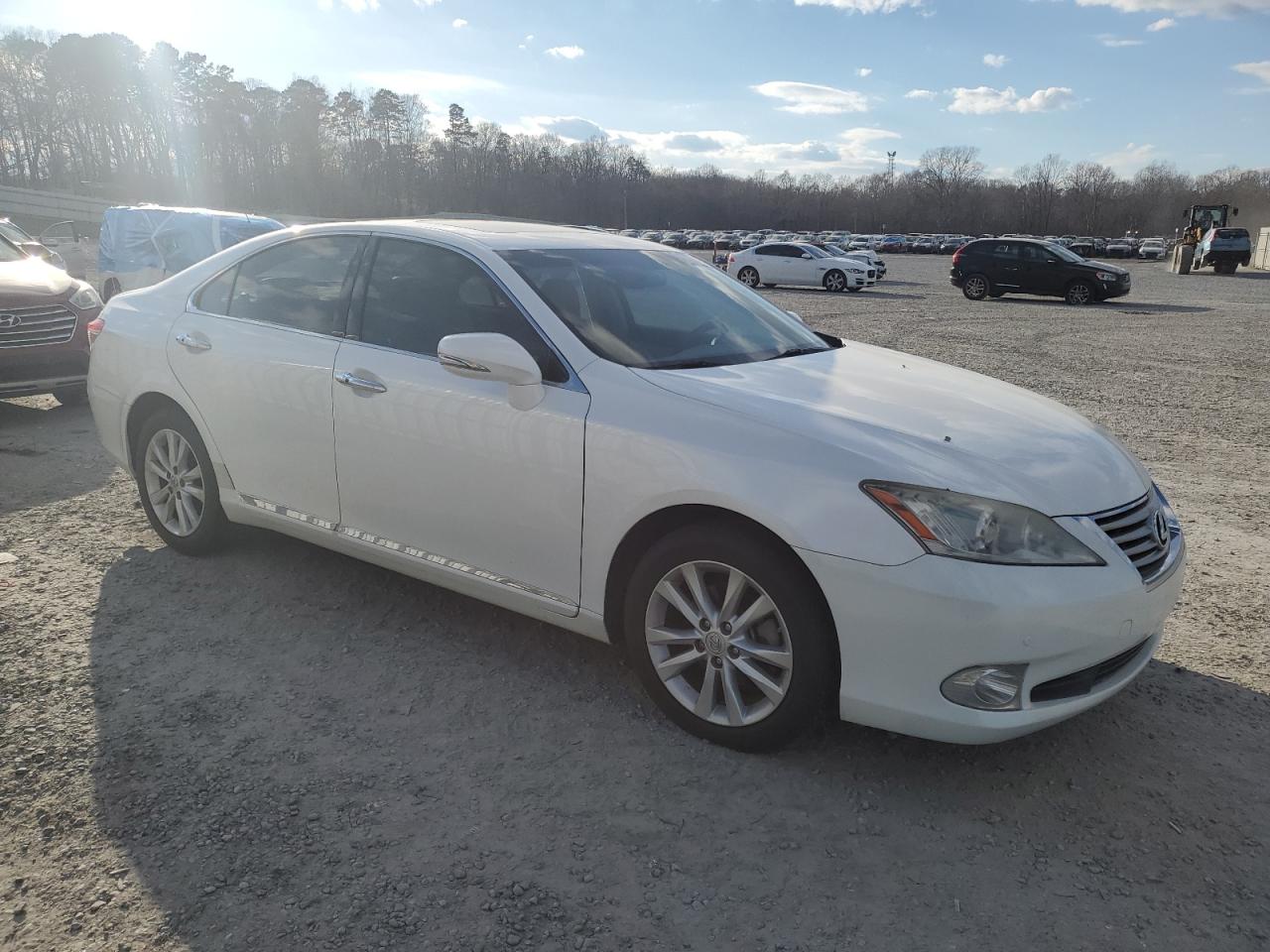 2010 Lexus ES - Image 4