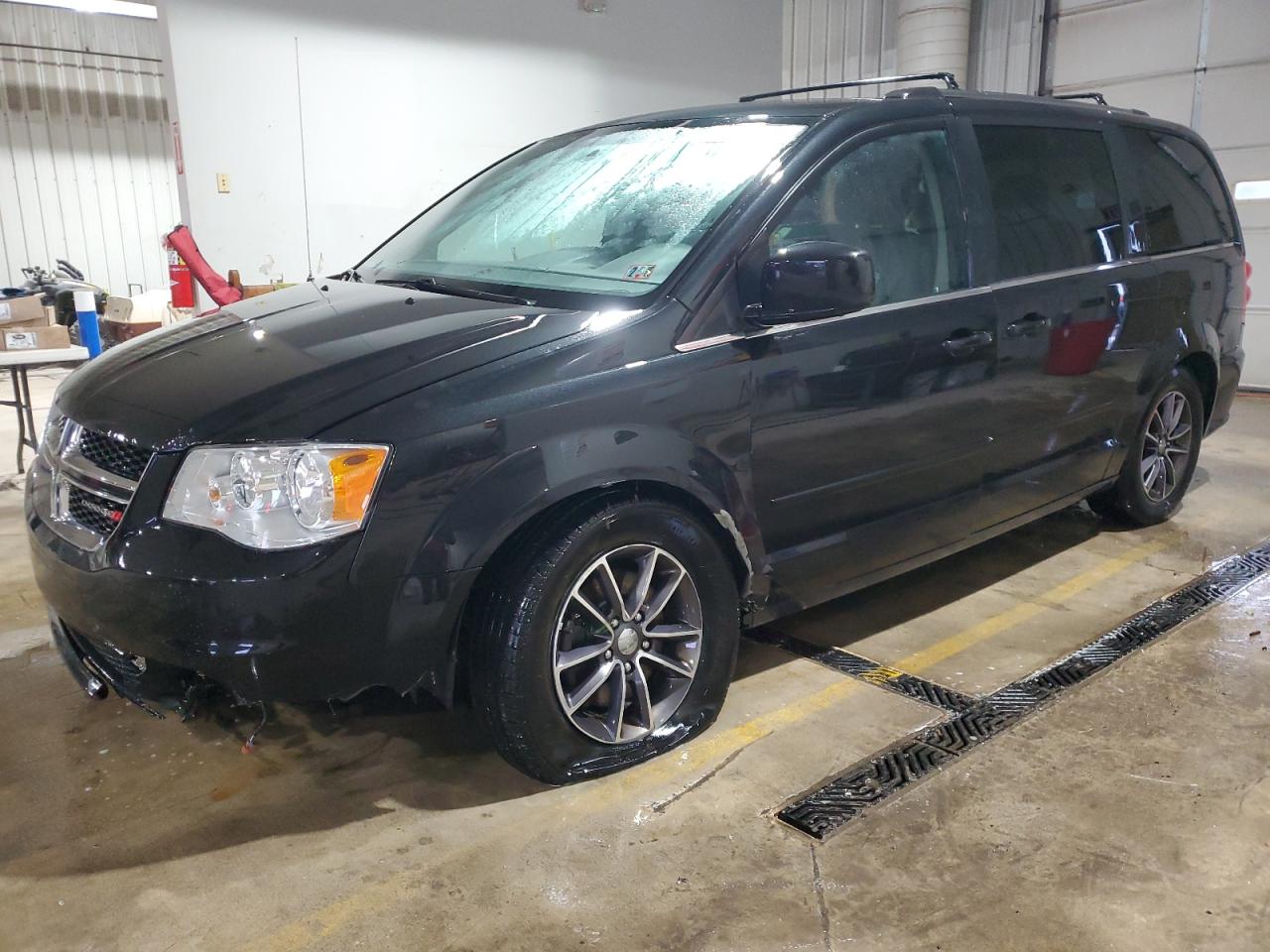 2016 Dodge Caravan - Image 1