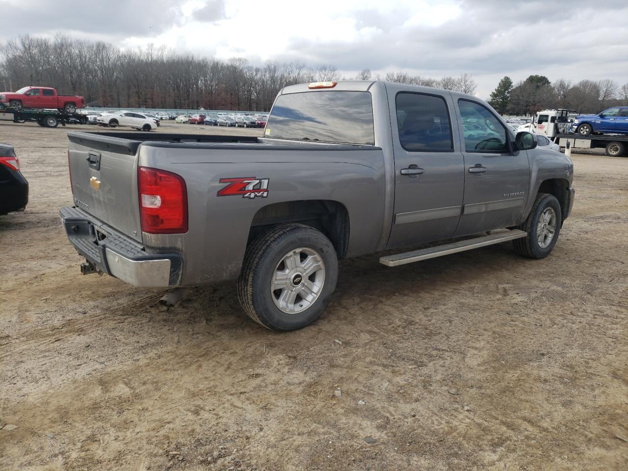 2013 Chevrolet Silverado - Image 3