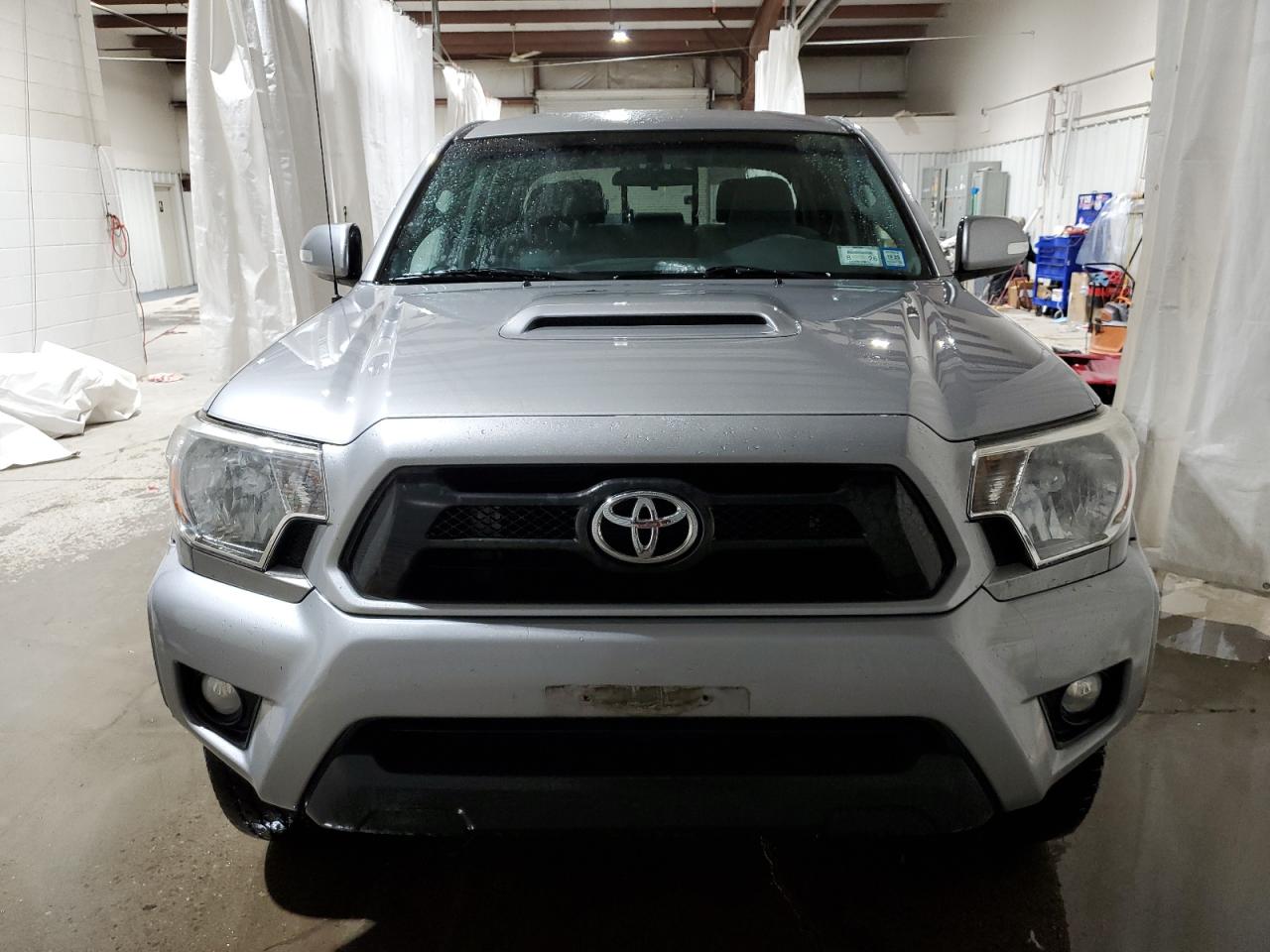 2015 Toyota Tacoma - Image 5