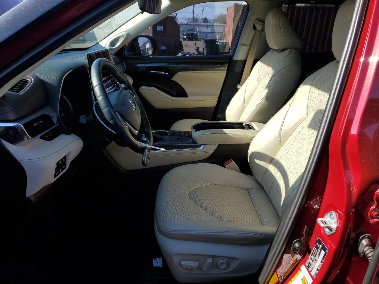 2022 Toyota Highlander - Image 7