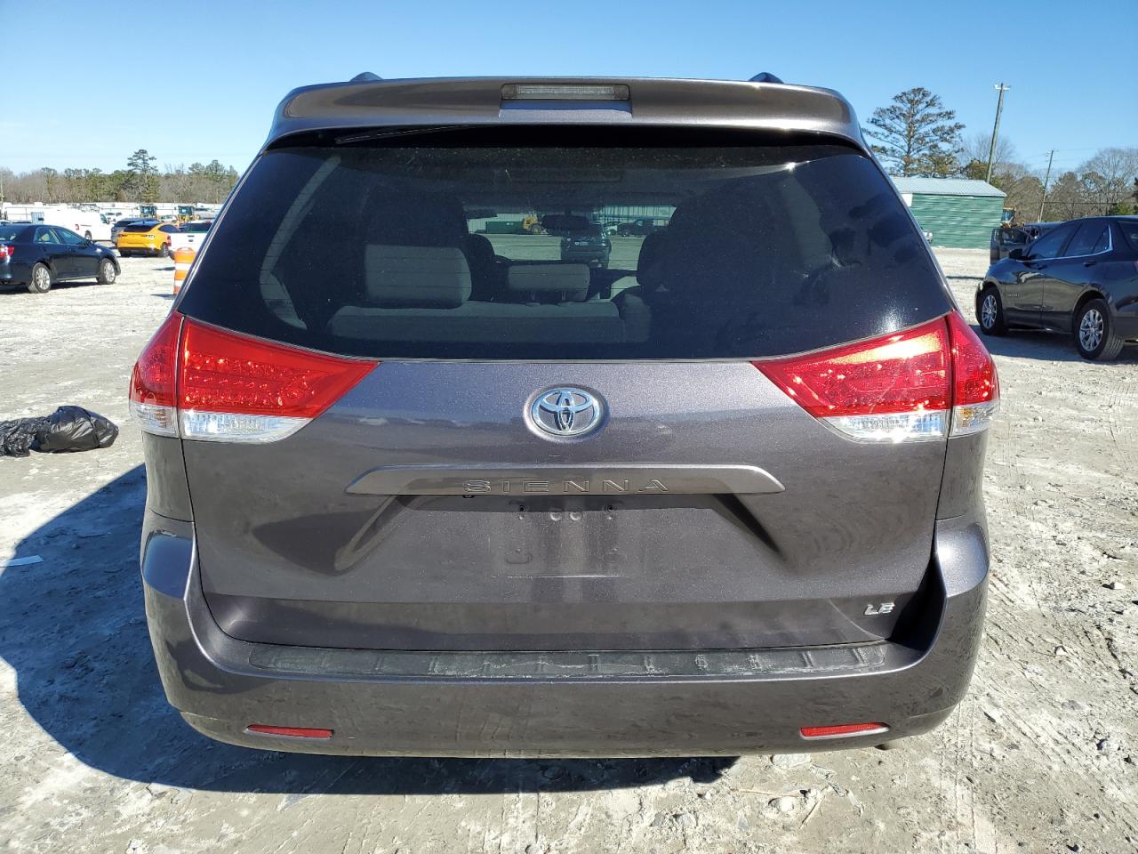 2011 Toyota Sienna - Image 6