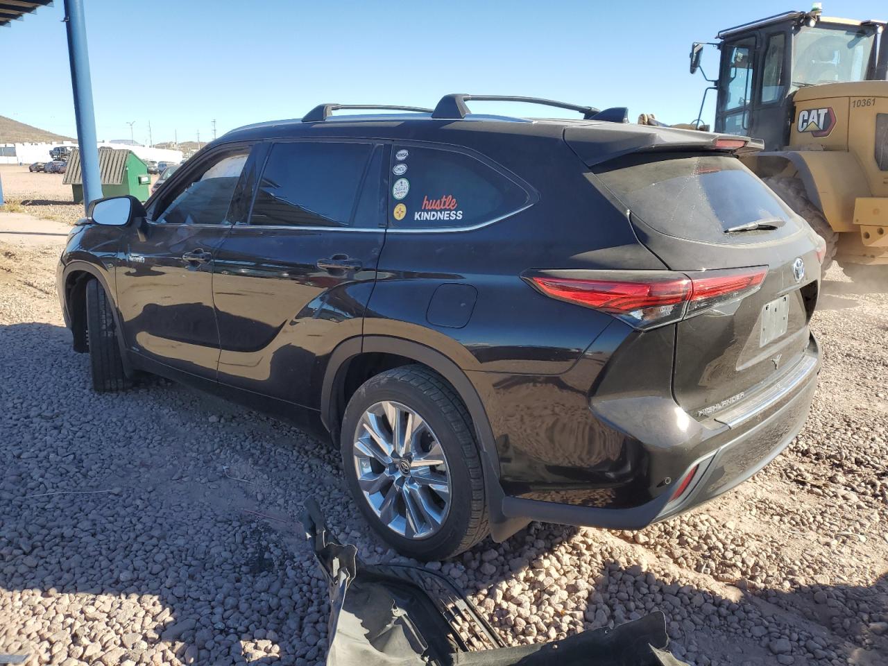 2020 Toyota Highlander - Image 2