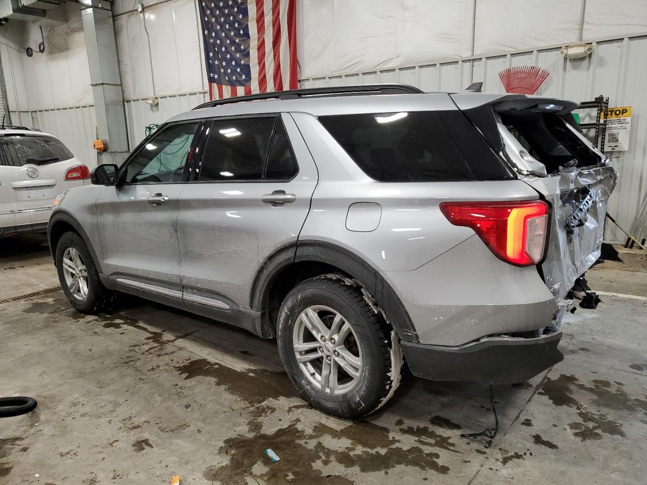 2023 Ford Explorer - Image 2