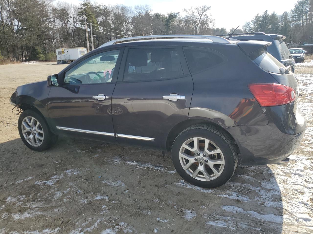 2011 Nissan Rogue - Image 2