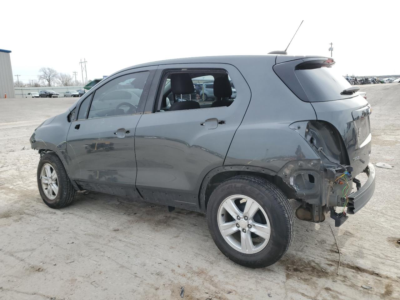 2019 Chevrolet Trax - Image 2