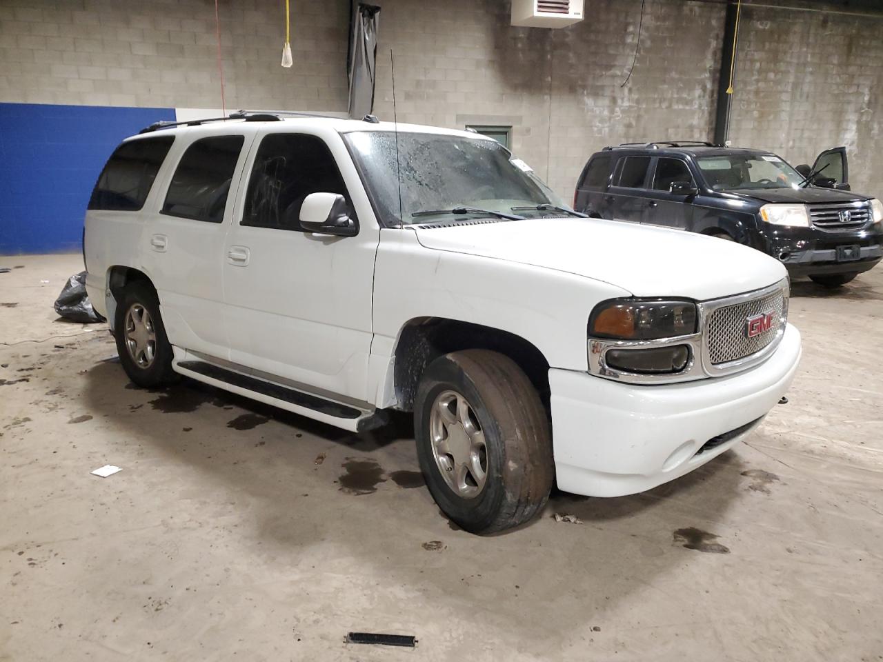 2005 GMC Yukon - Image 4