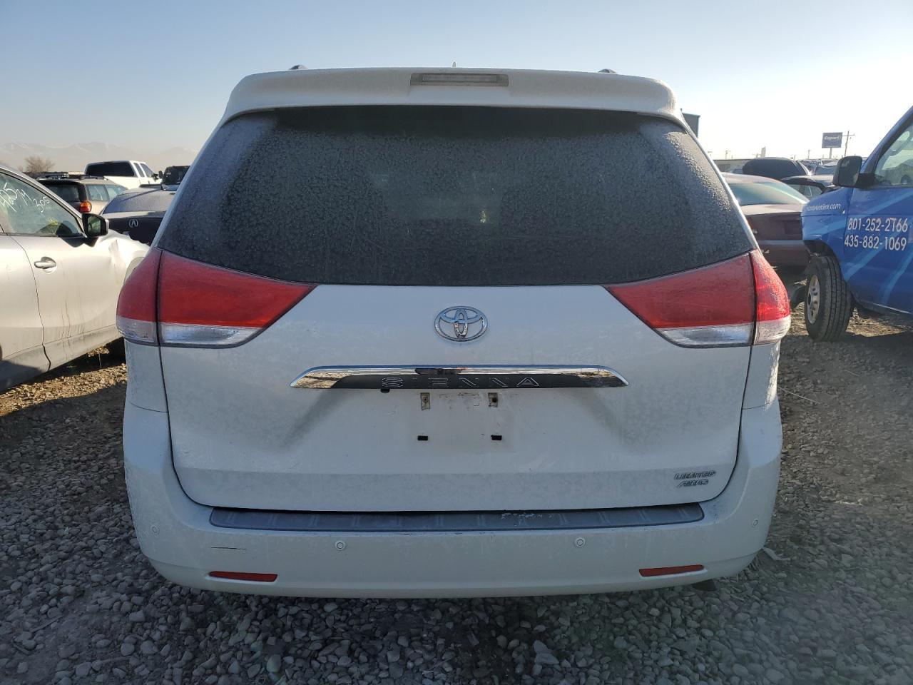 2012 Toyota Sienna - Image 6