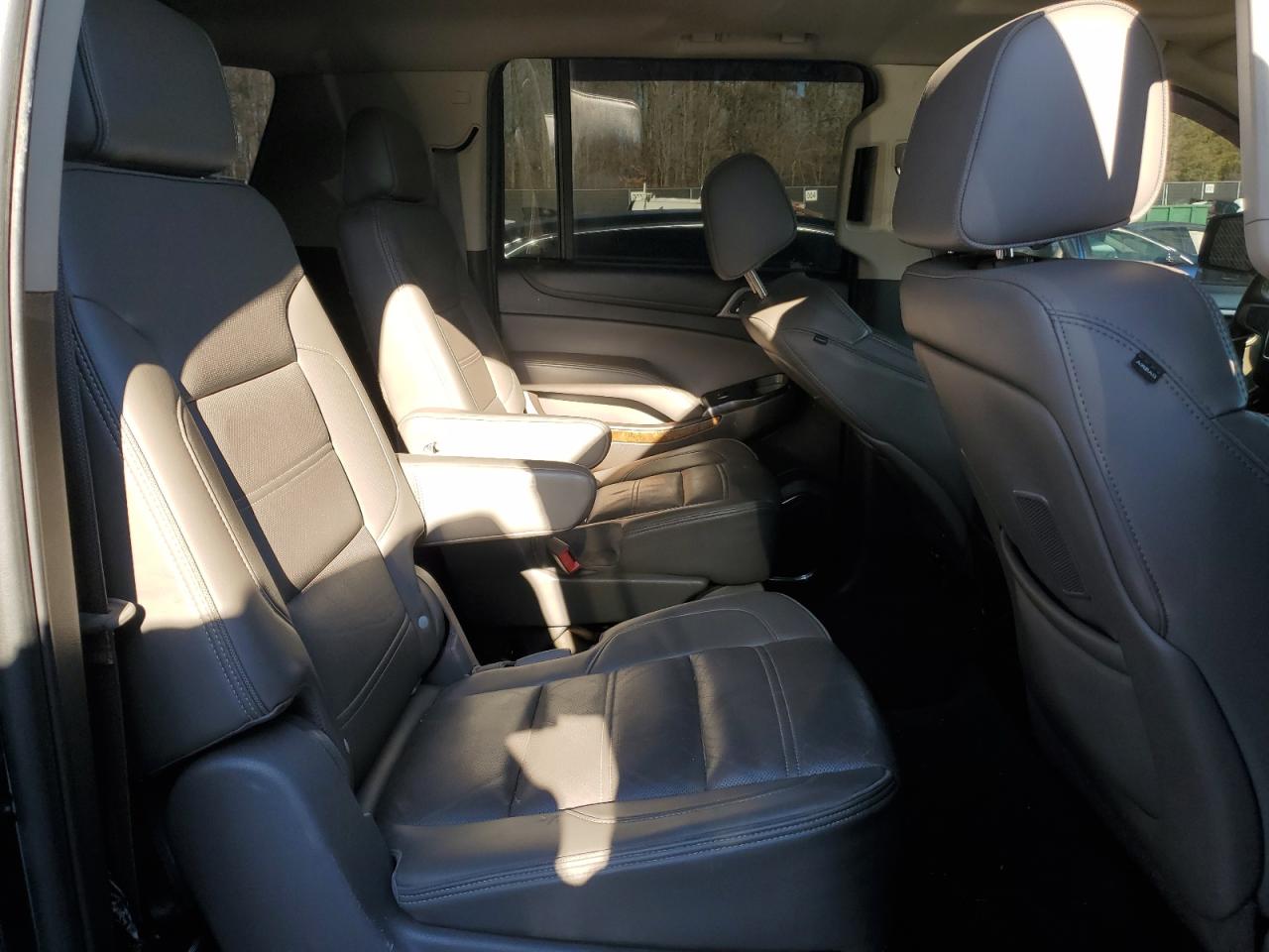 2015 GMC Yukon - Image 11