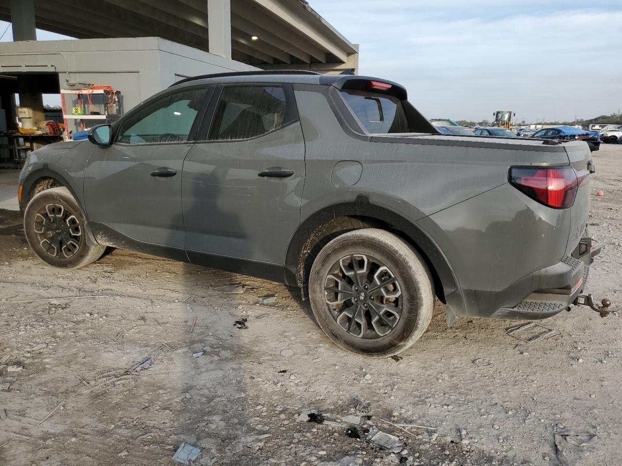 2024 Hyundai Santa Cruz - Image 2