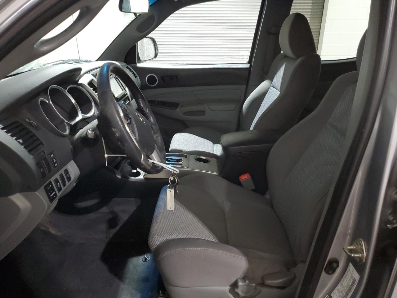2015 Toyota Tacoma - Image 7