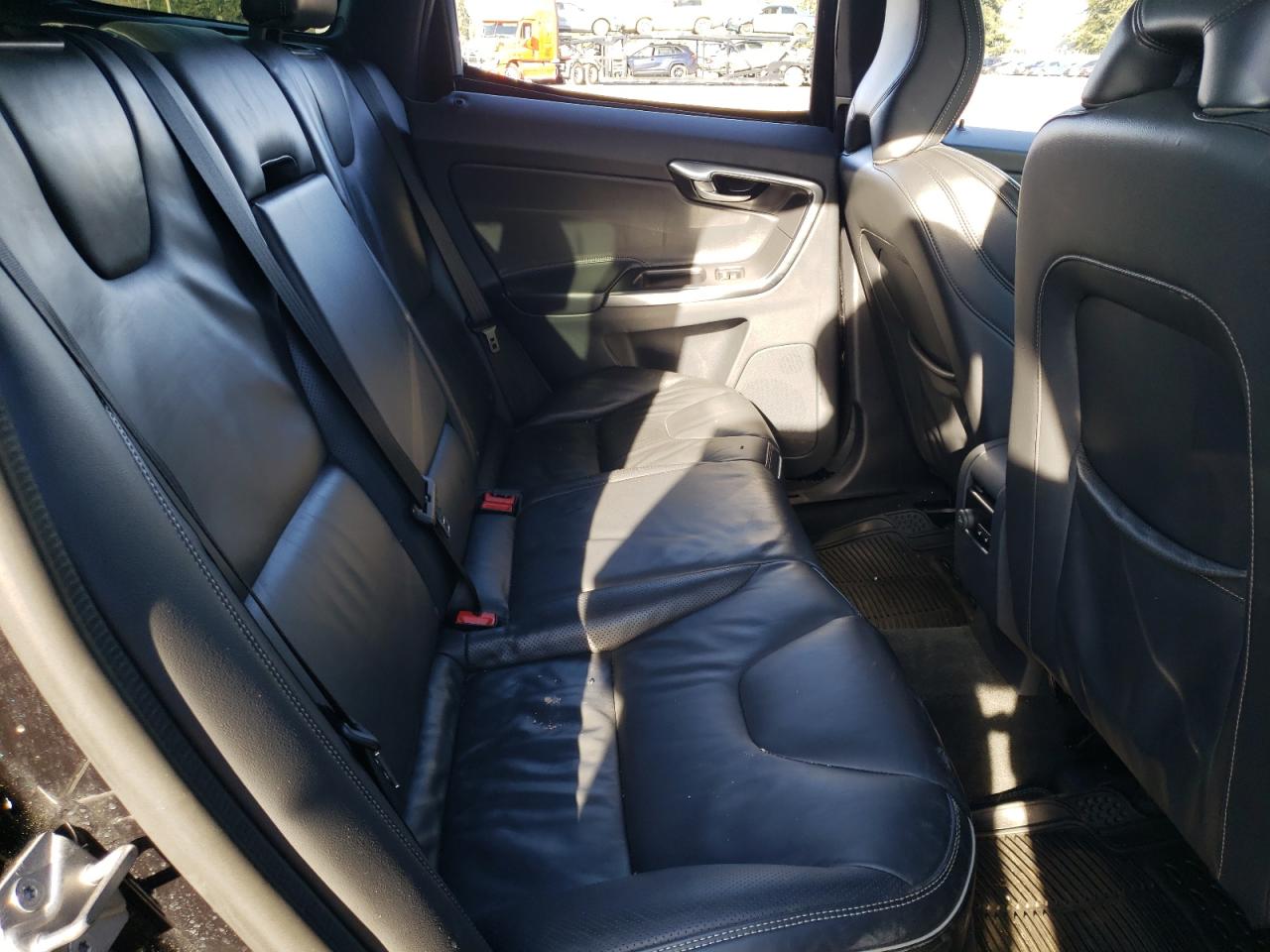 YV449MRS7H2128140 VOLVO XC60 2017