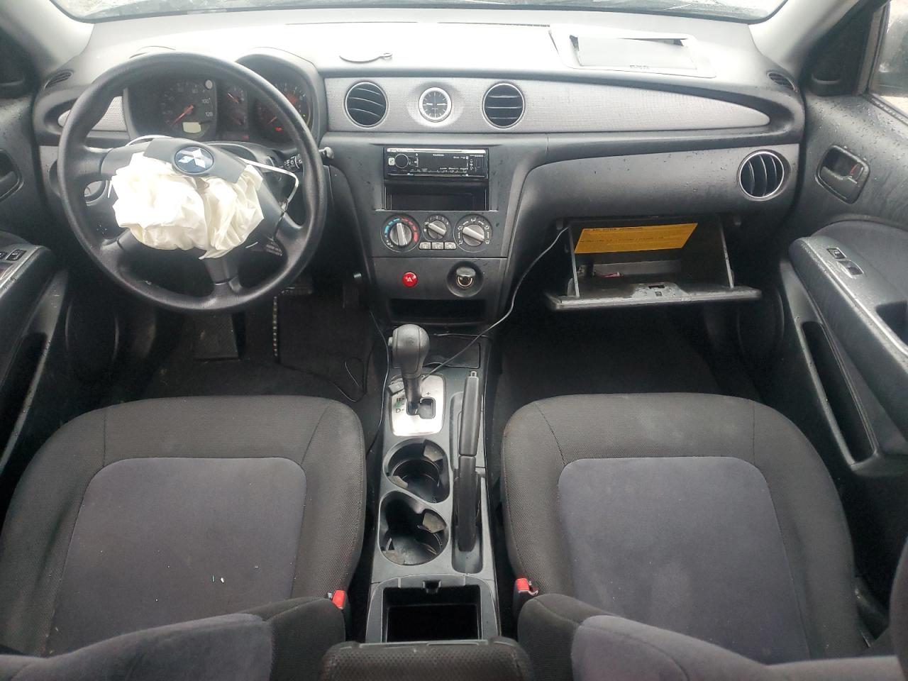 2003 Mitsubishi Outlander - Image 8