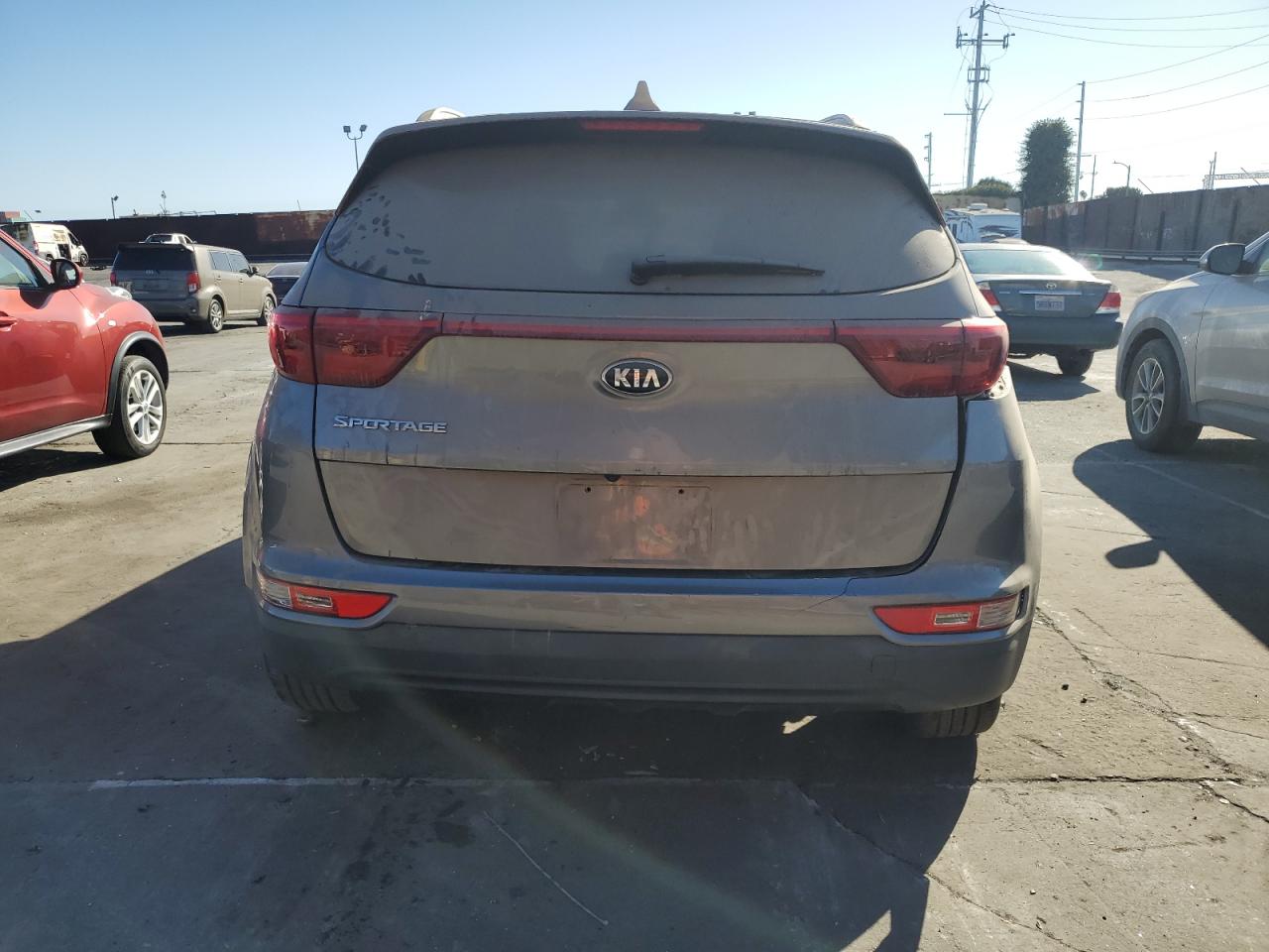 VIN KNDPMCAC9H7187528 2017 KIA SPORTAGE no.6