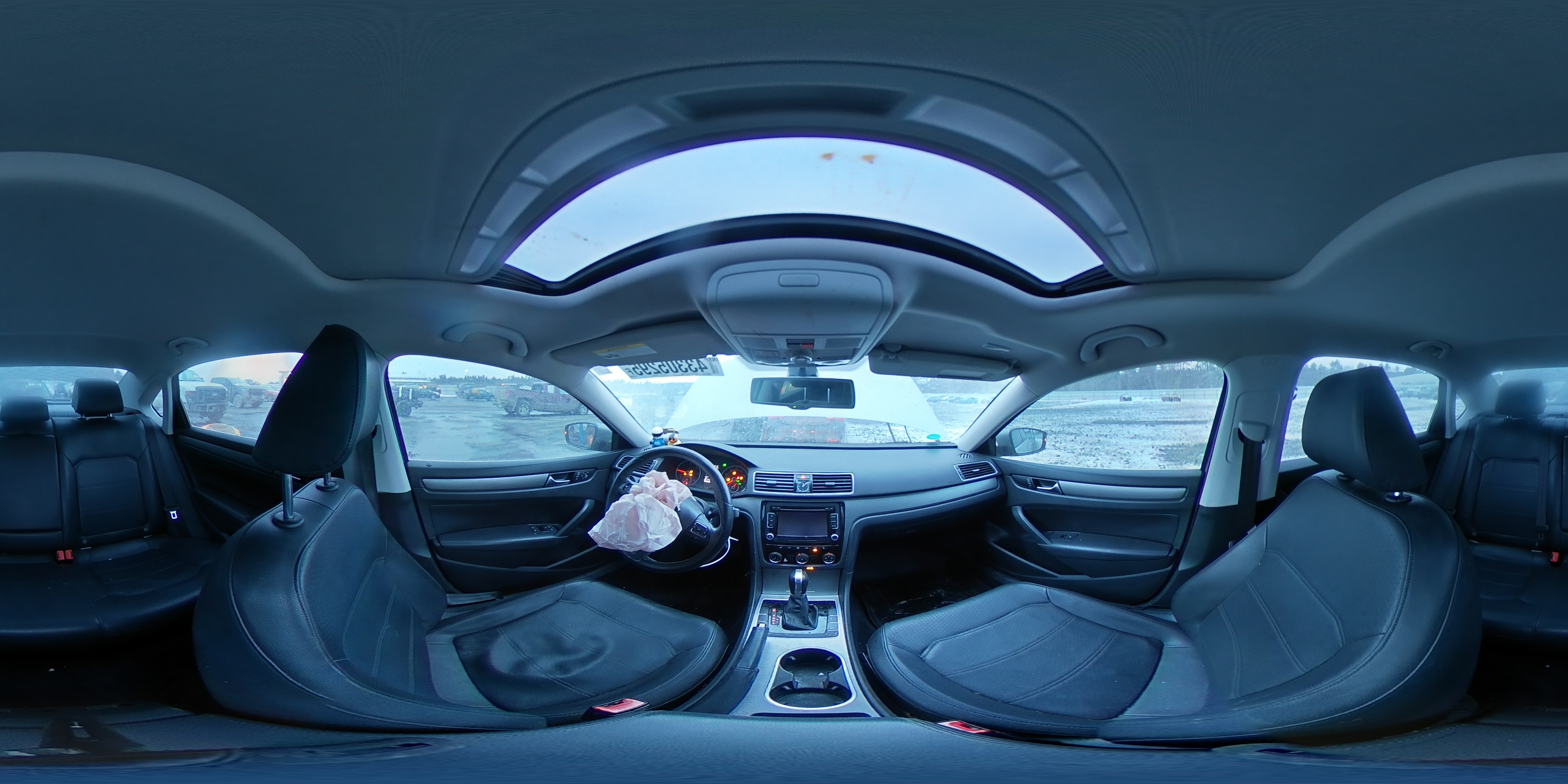 2014 Volkswagen Passat - Image 13