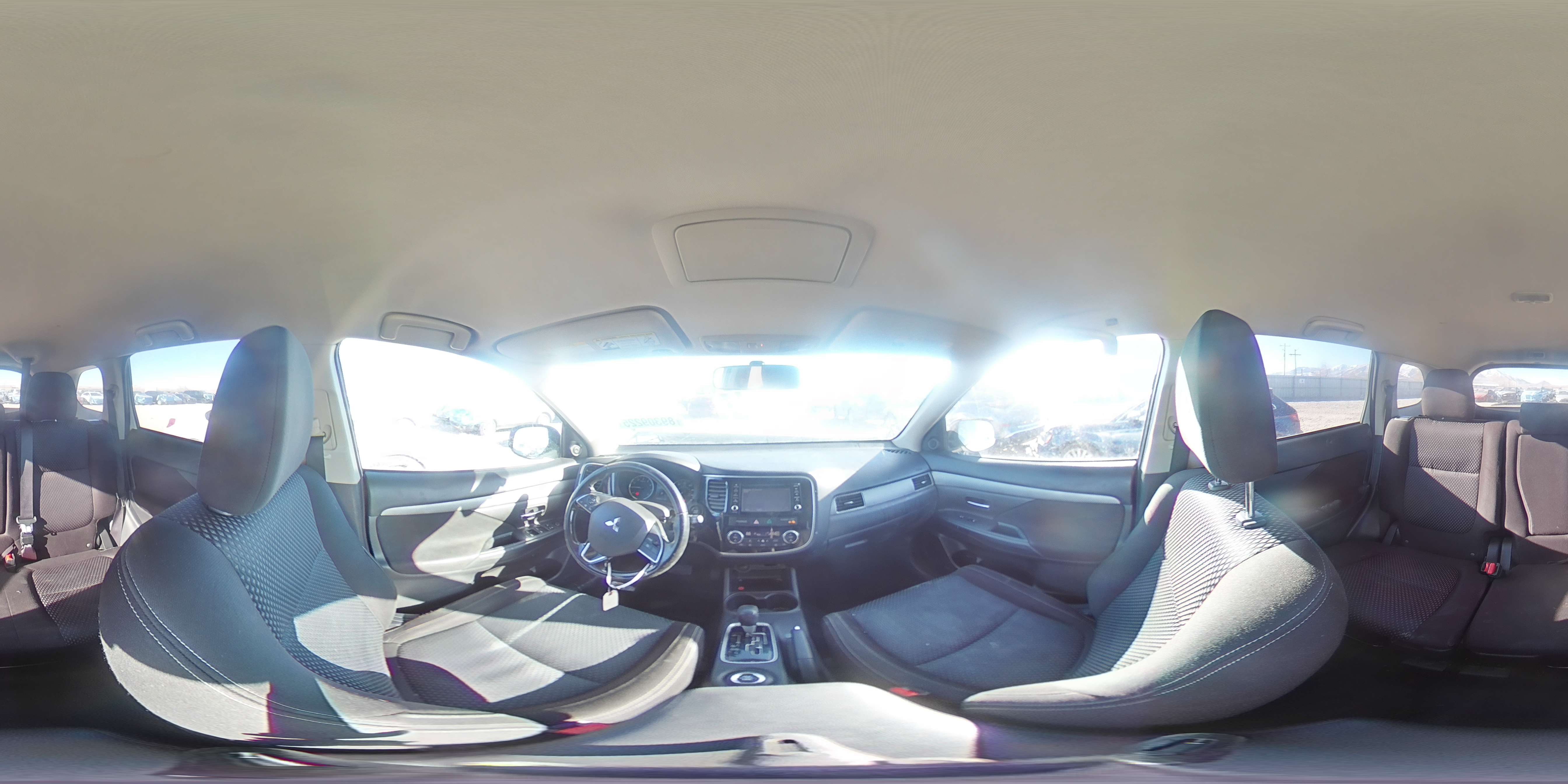 2016 Mitsubishi Outlander - Image 12