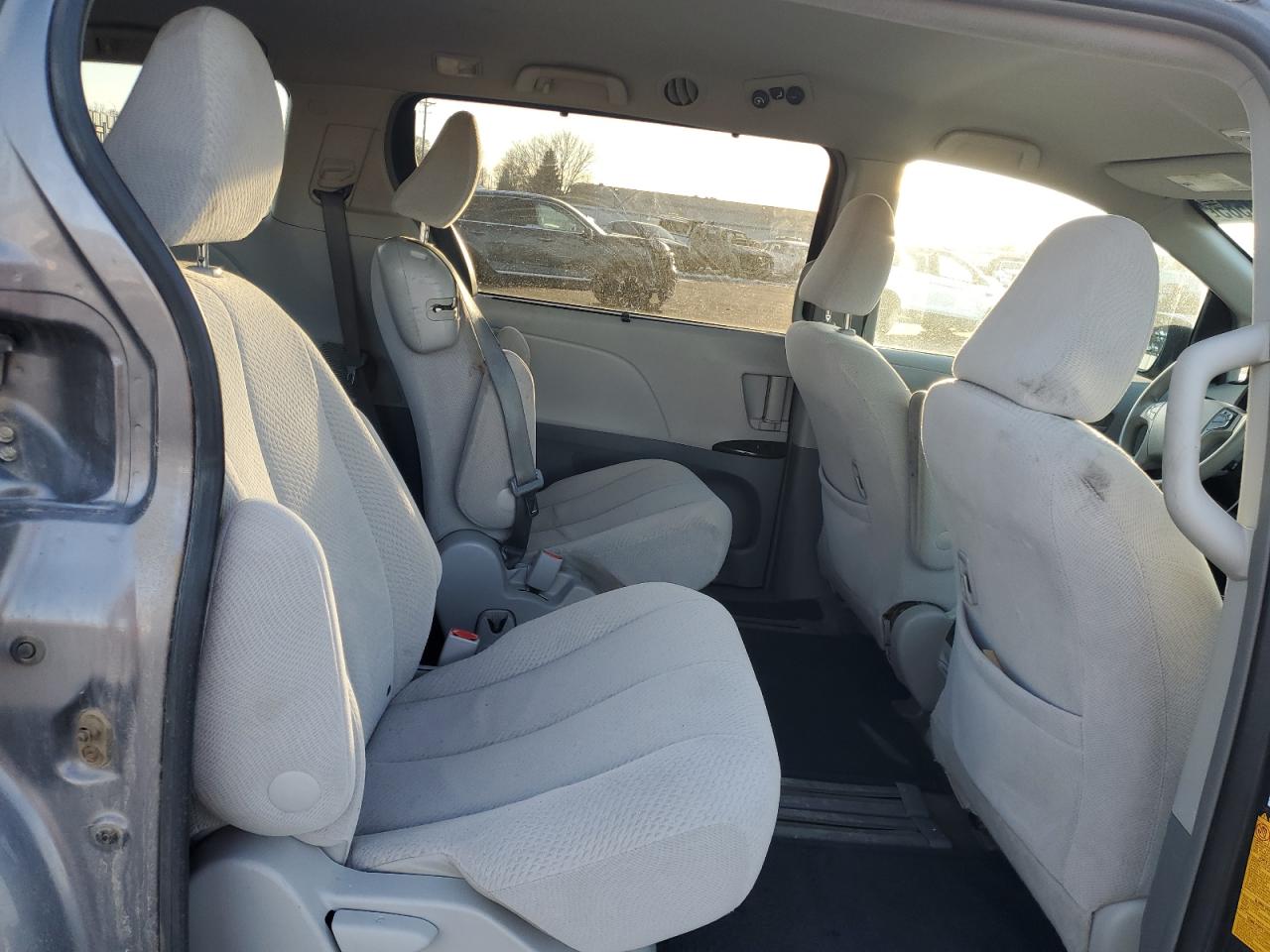 2012 Toyota Sienna - Image 11