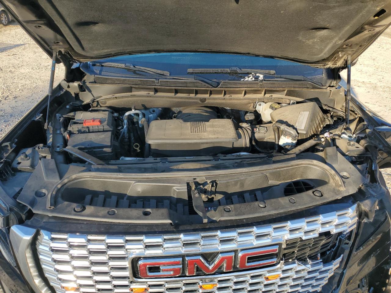 2021 GMC Yukon - Image 12