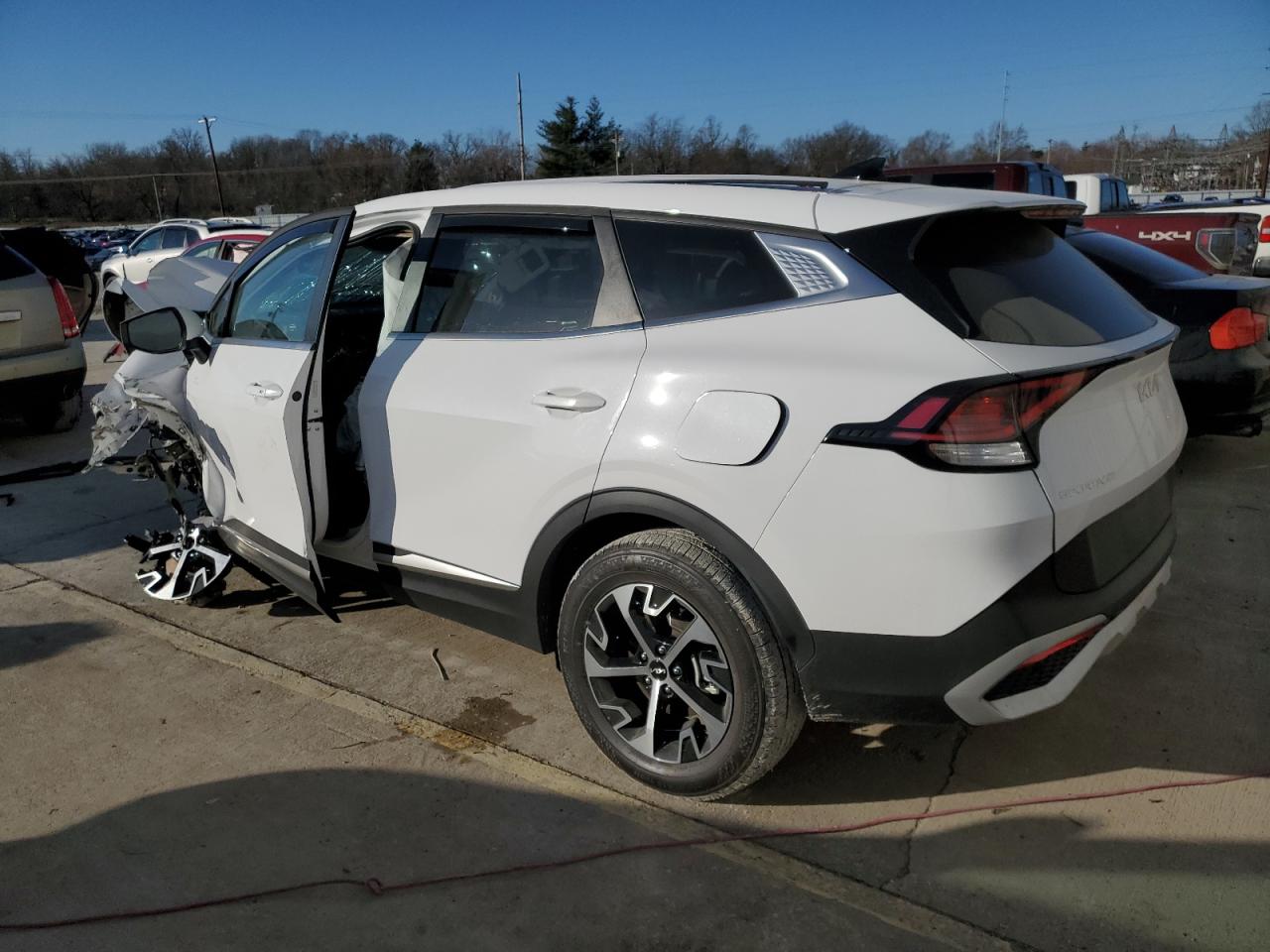 2024 Kia Sportage - Image 2