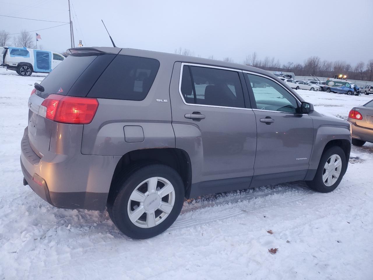 2011 GMC Terrain - Image 3