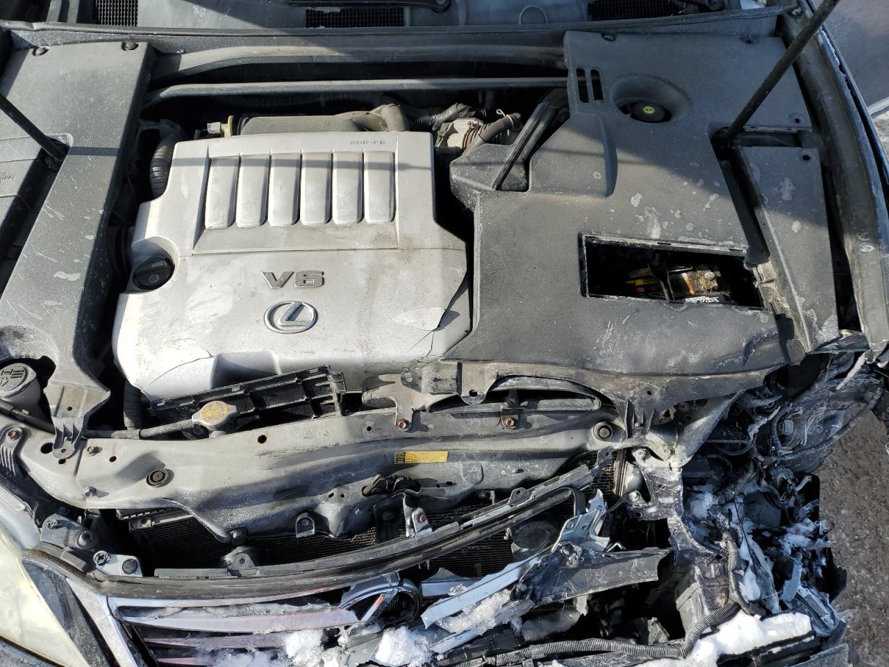 2010 Lexus ES - Image 13
