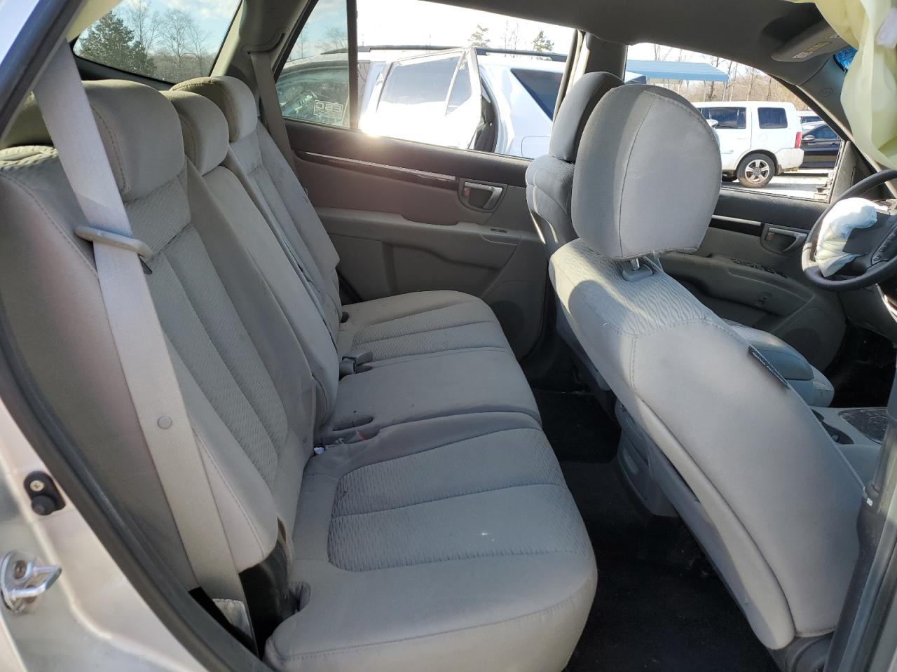 2008 Hyundai Santa Fe - Image 11