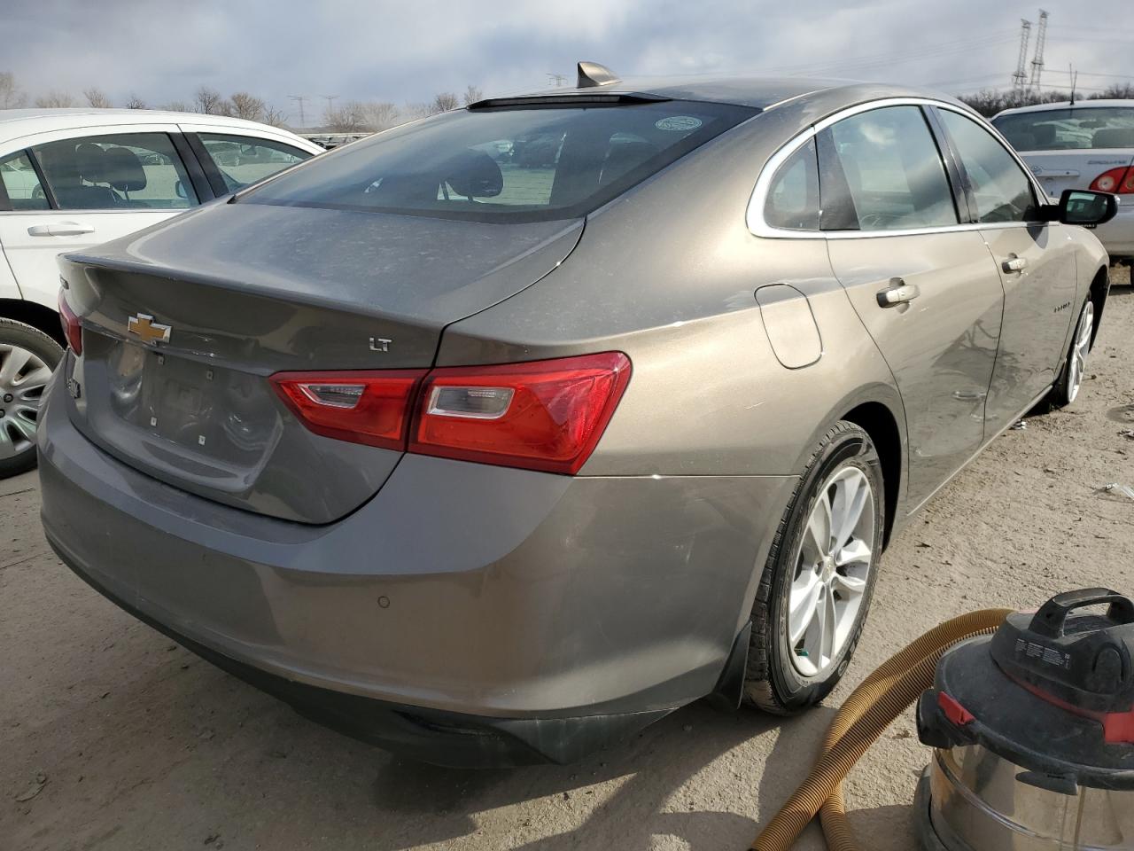 2018 Chevrolet Malibu - Image 3