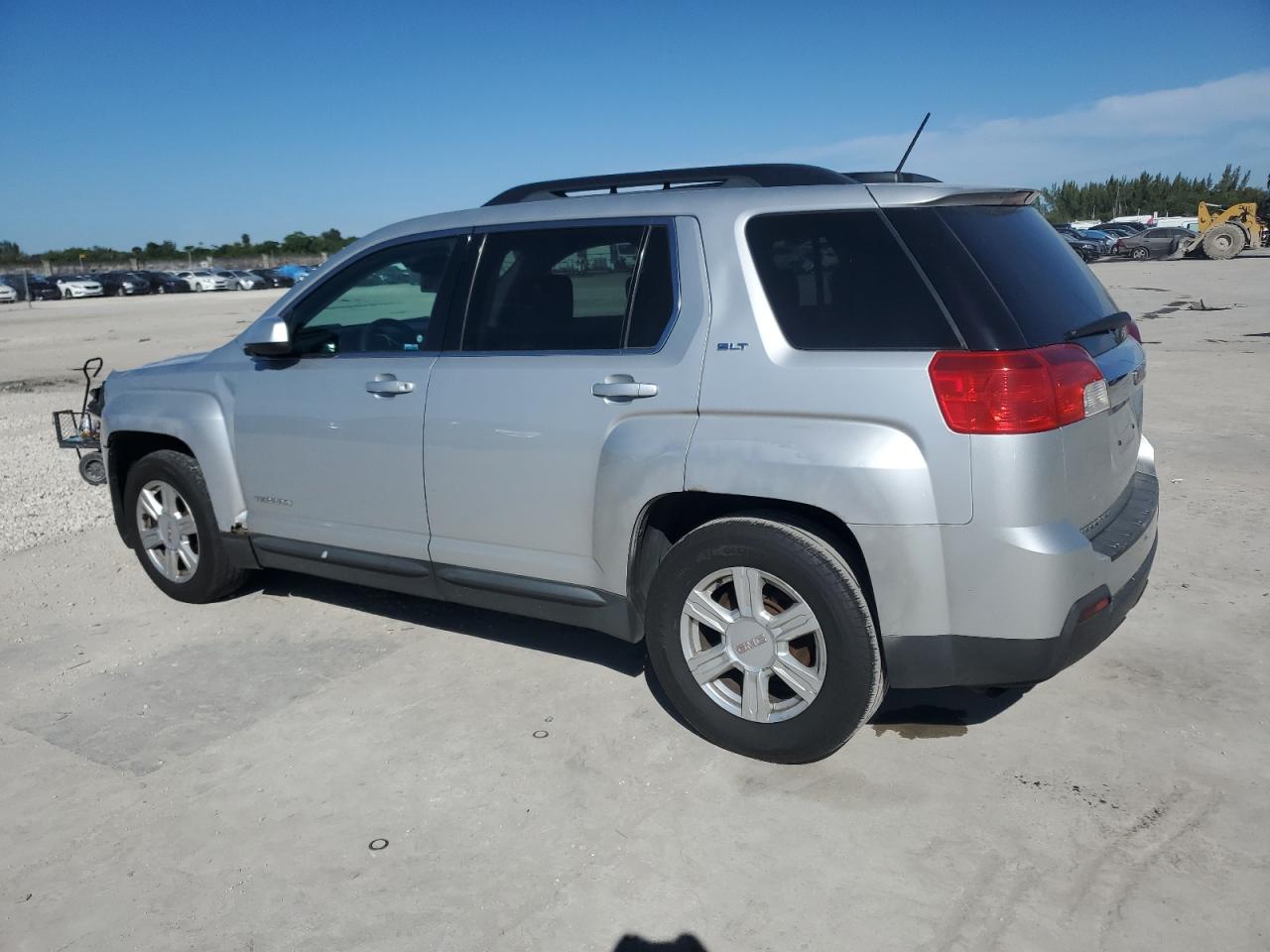 2015 GMC Terrain - Image 2
