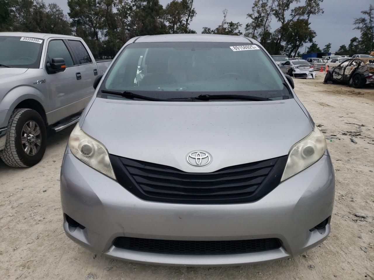 2015 Toyota Sienna - Image 5