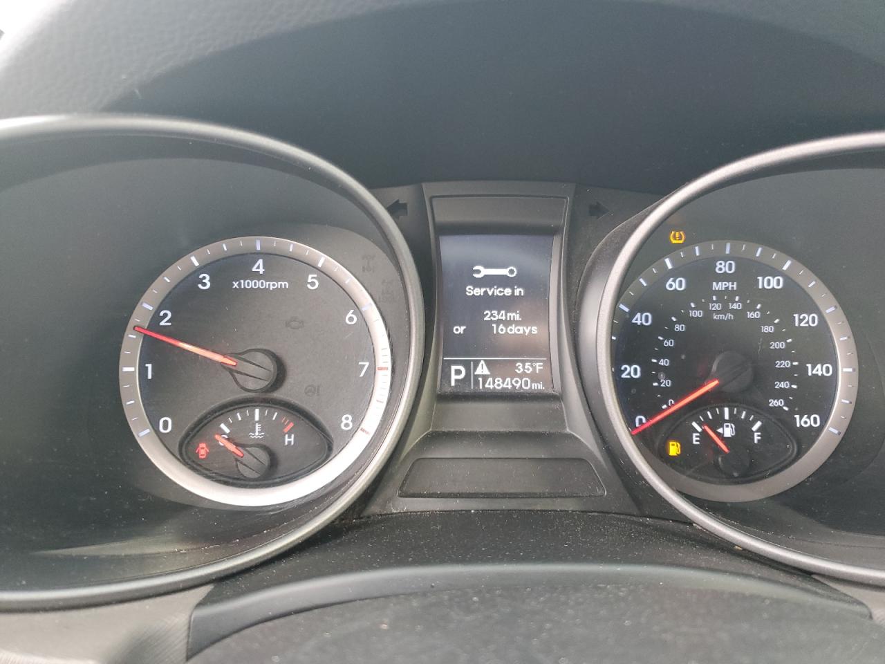 2013 Hyundai Santa Fe - Image 9