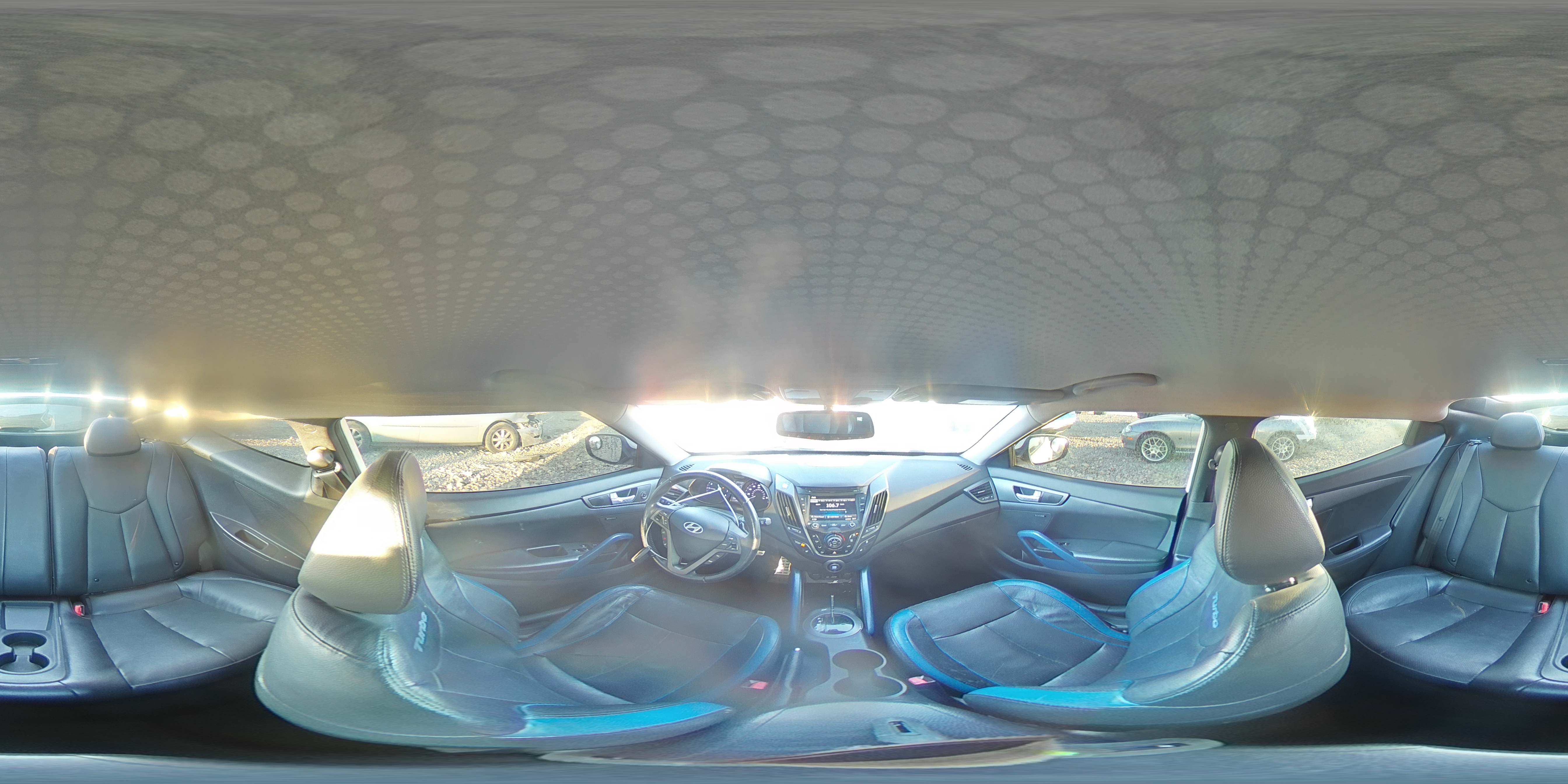 2013 Hyundai Veloster - Image 14