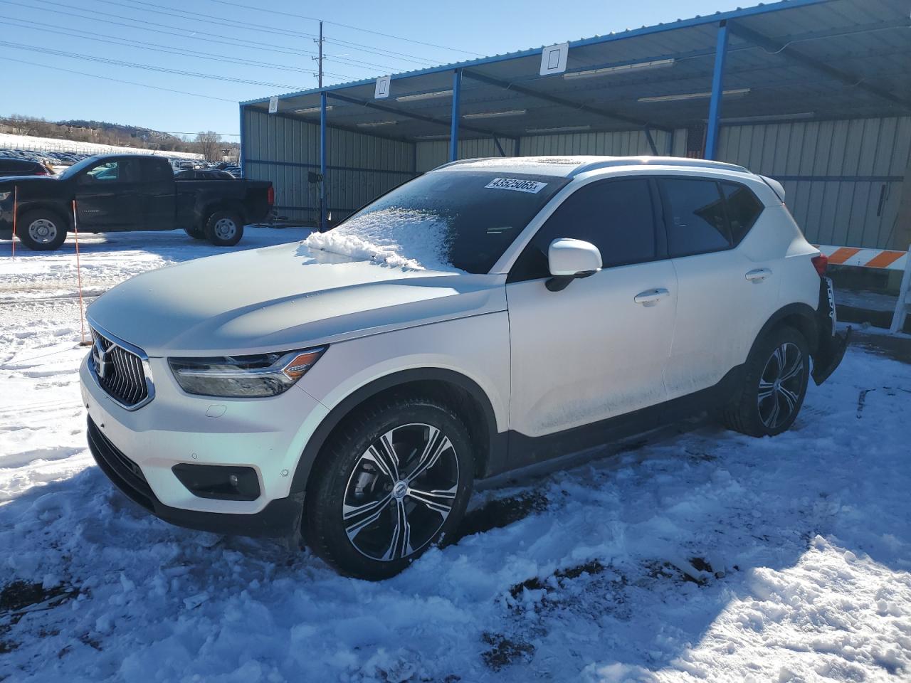 2022 Volvo XC40 - Image 1