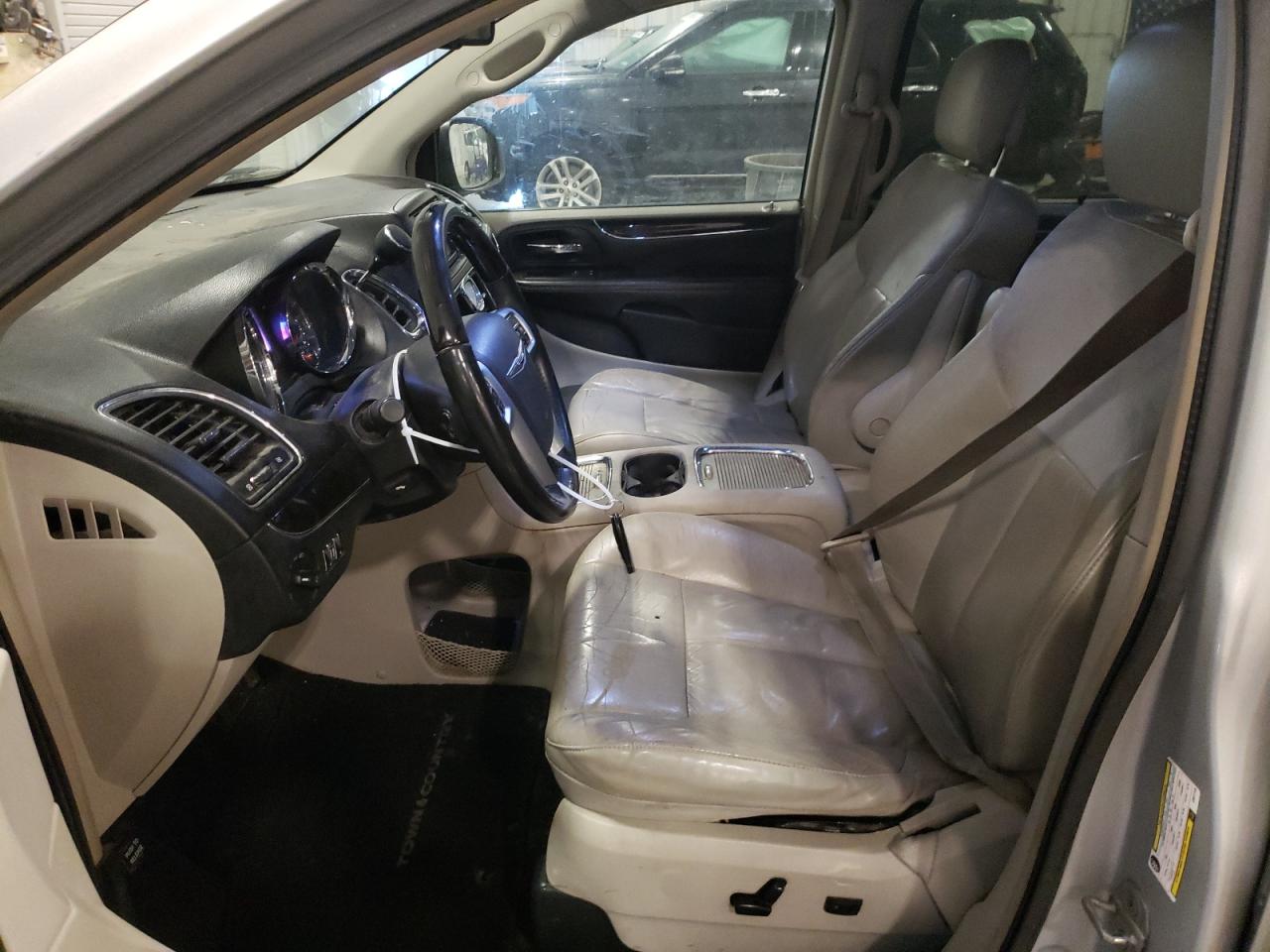 2012 Chrysler Town & Country - Image 7