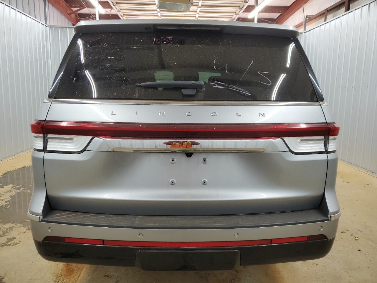 2023 Lincoln Navigator - Image 6