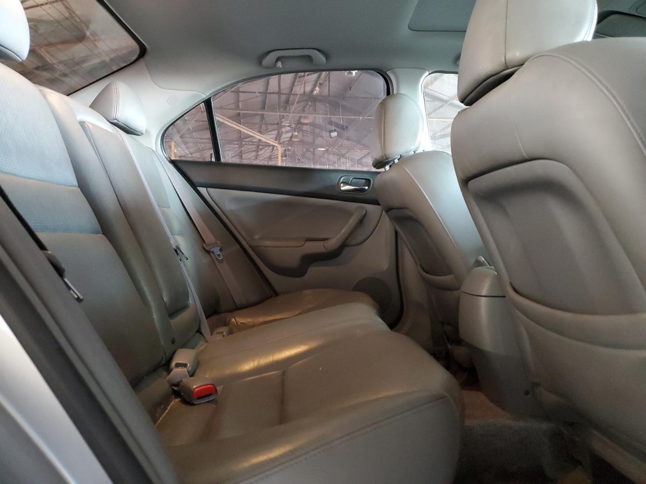 2004 Acura TSX - Image 11