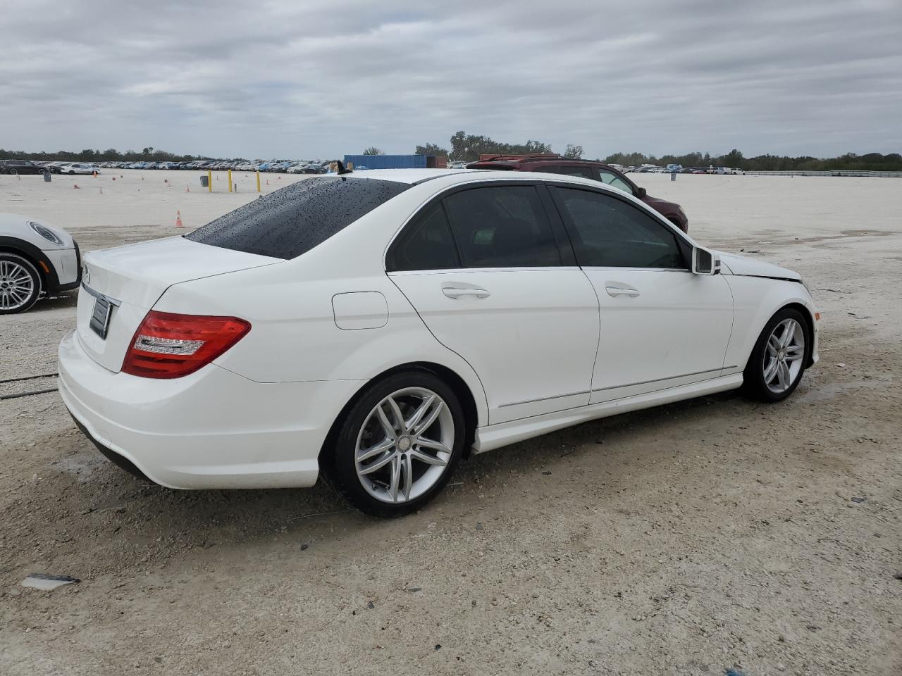 VIN WDDGF4HB9ER311591 2014 MERCEDES-BENZ C-CLASS no.3