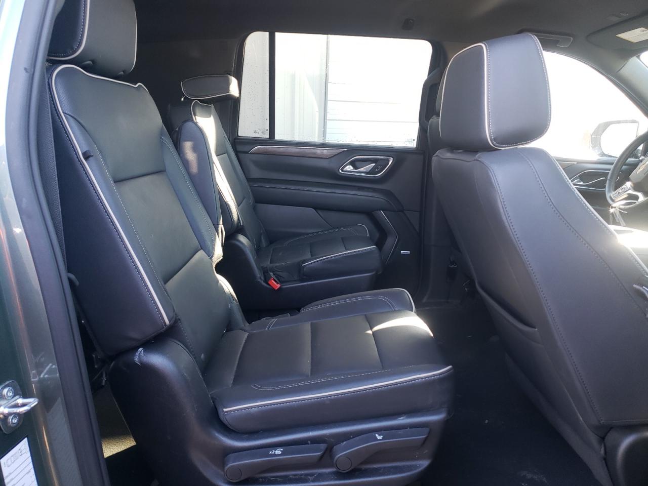 2023 Chevrolet Suburban - Image 10