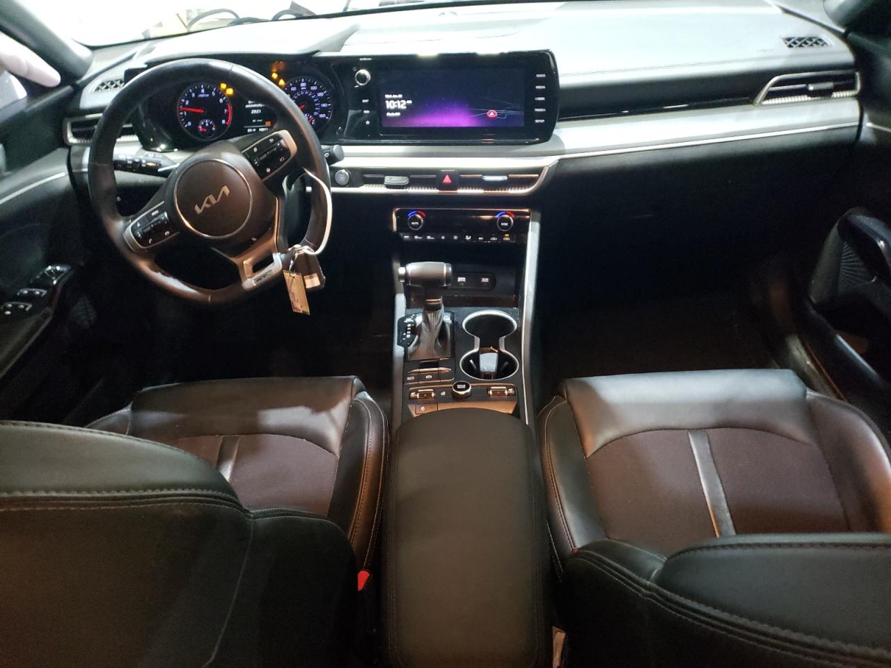 2024 Kia K5 - Image 8