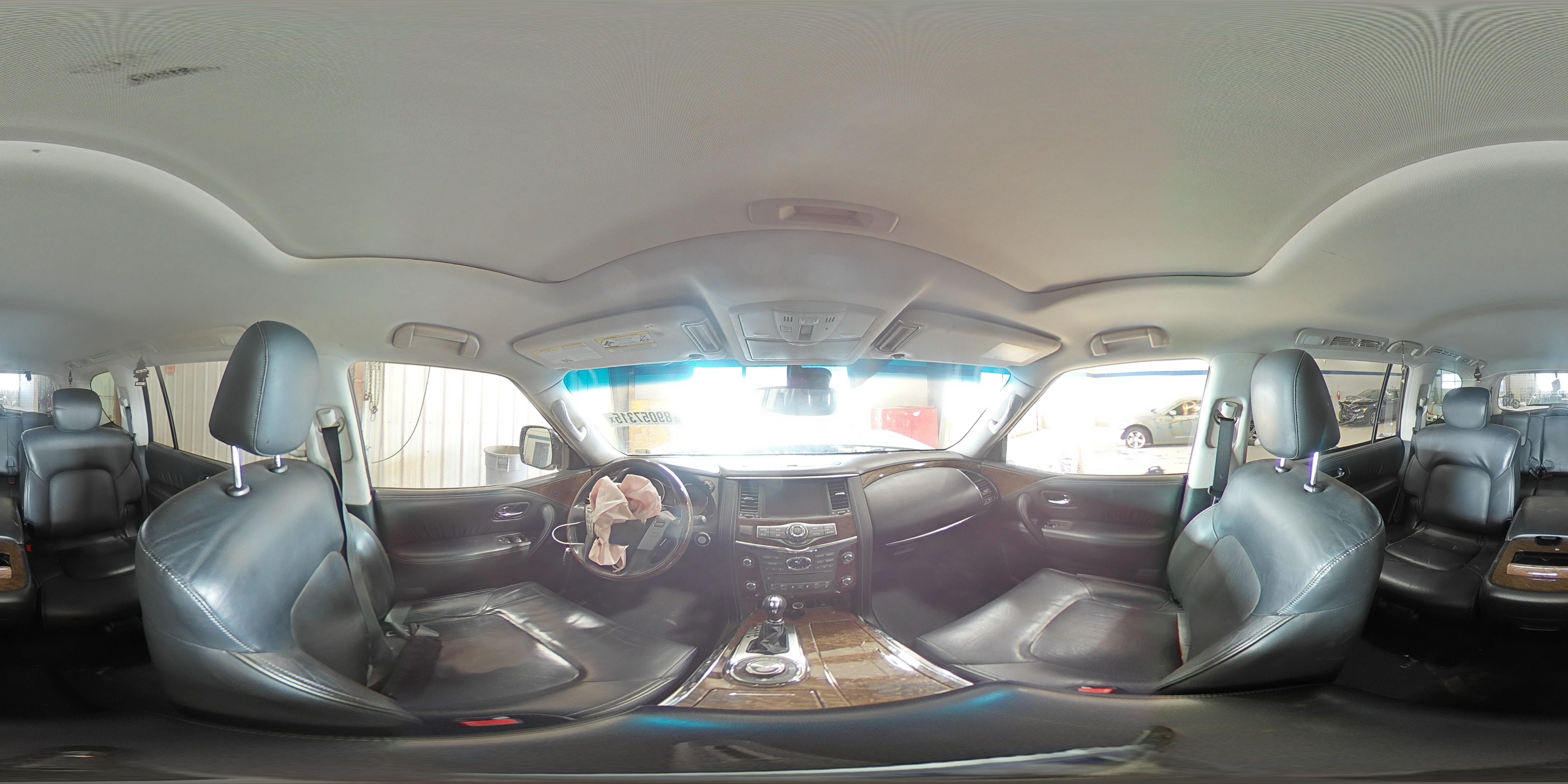 2017 Infiniti QX80 - Image 14