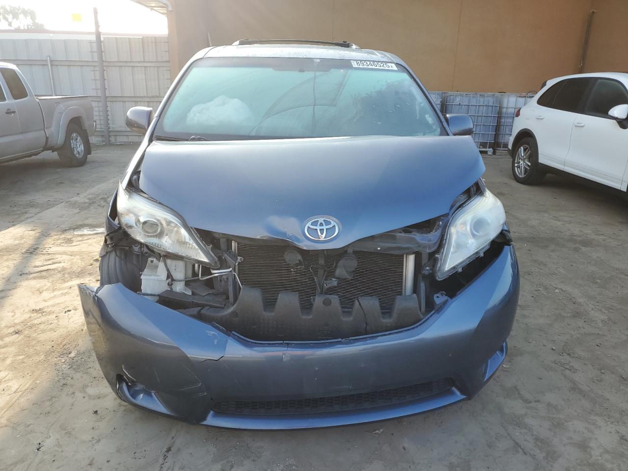 VIN 5TDDK3DC3GS143047 2016 TOYOTA All Models no.5