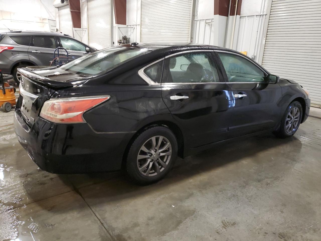 2015 Nissan Altima - Image 3