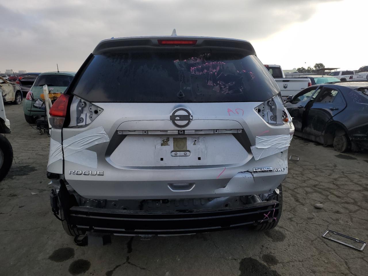 2020 Nissan Rogue - Image 6