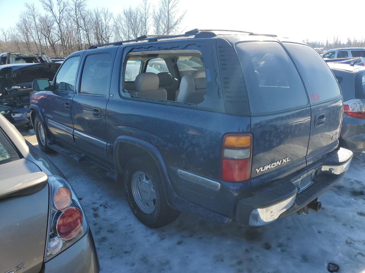 2001 GMC Yukon - Image 2