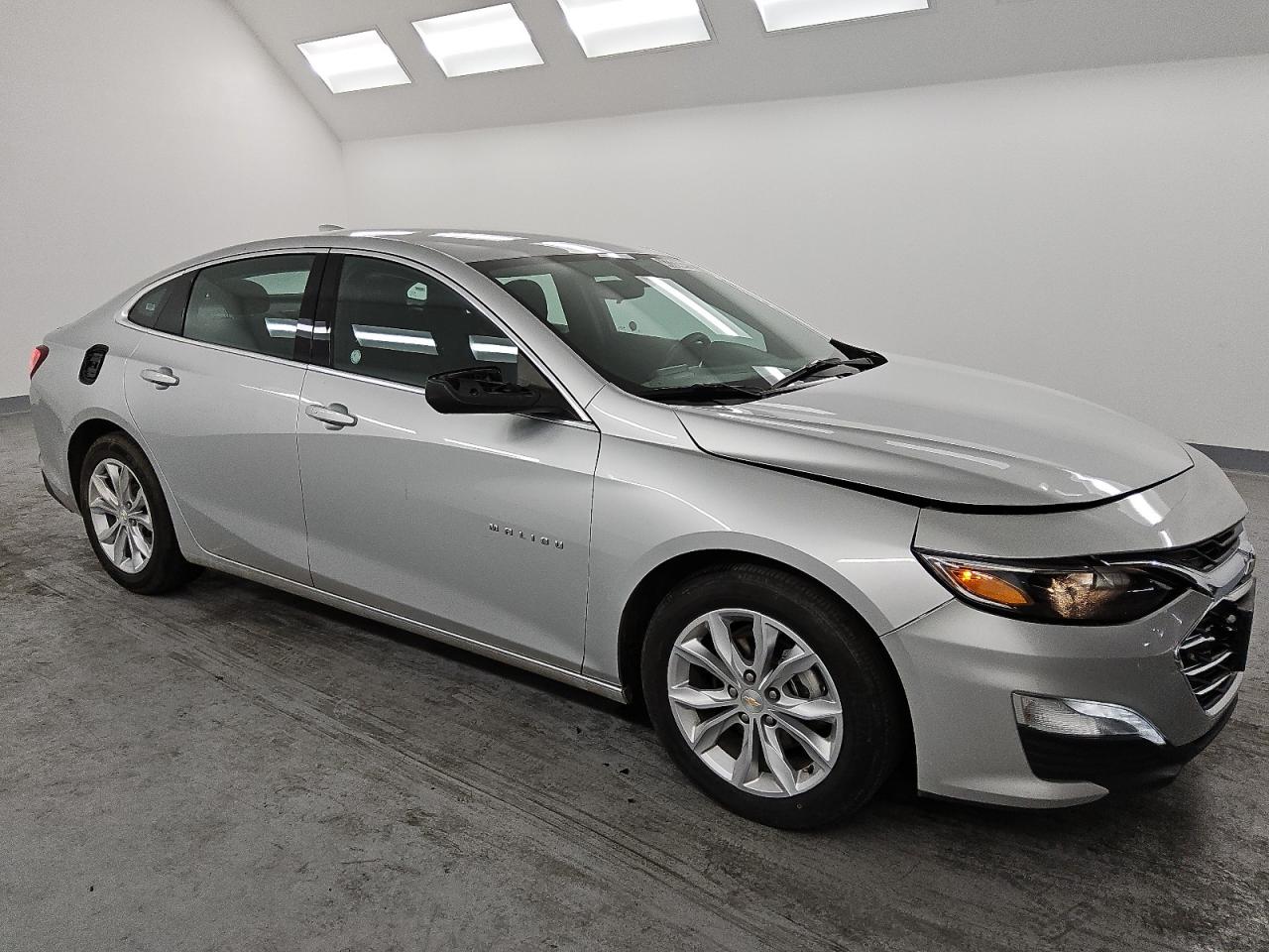 2022 Chevrolet Malibu - Image 4