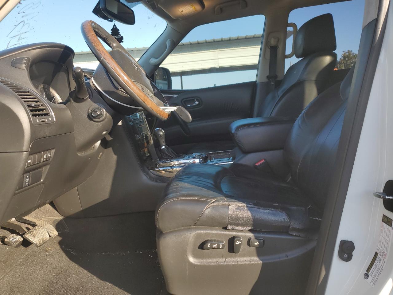 2014 Infiniti QX80 - Image 7