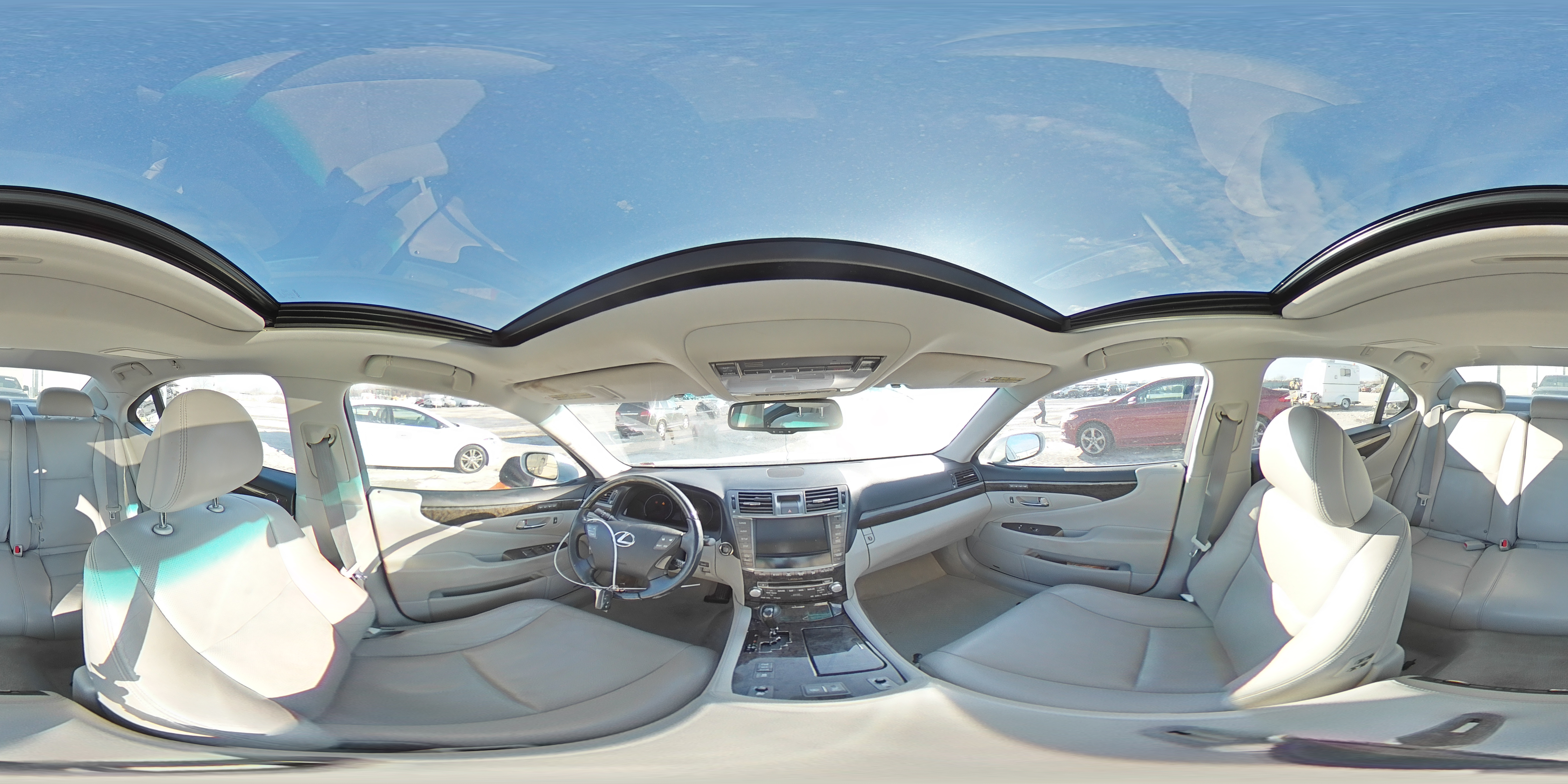 2012 Lexus LS - Image 12