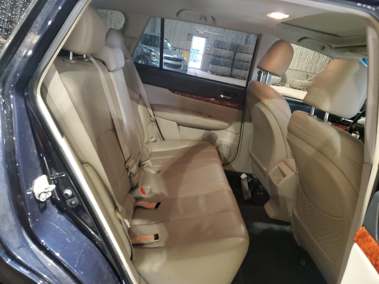 2012 Subaru Outback - Image 11