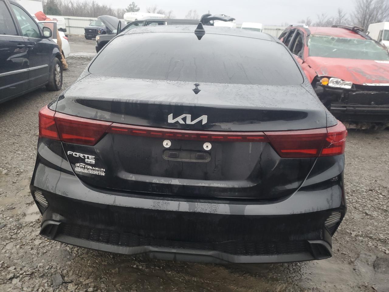 2022 Kia Forte - Image 6